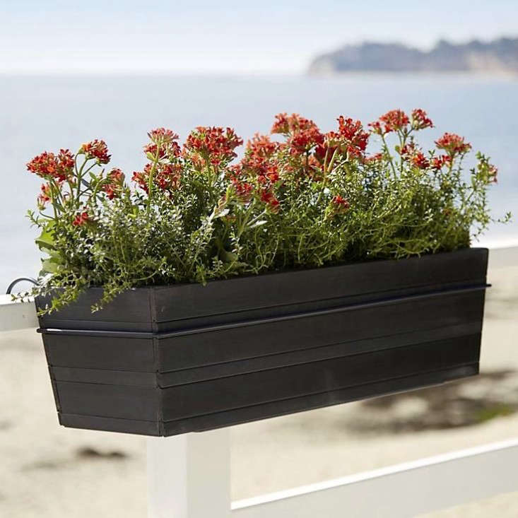 10 Easy Pieces: Black Balcony Box Planters: Gardenista