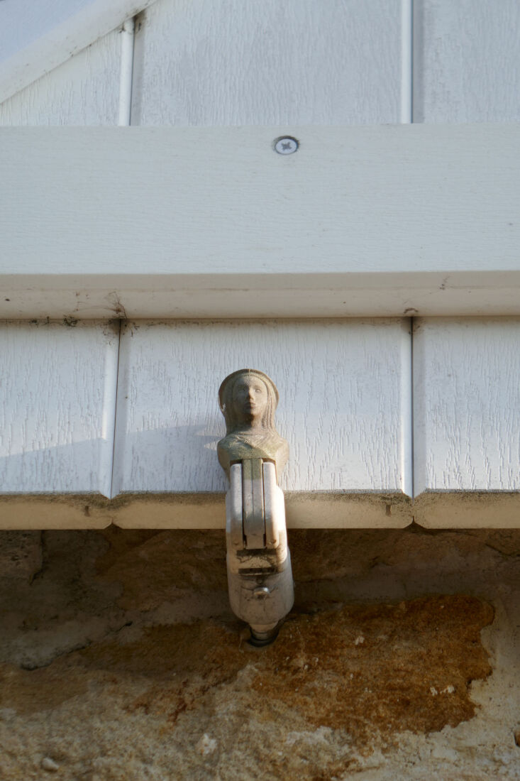 \2\20;Look up, you never know what unusual finishing touches you will spy! I\2\17;m smitten with these charming shepherdess-head shutter stops that I spotted at our holiday gîte in Charente-Maritime, France, earlier this month. Back home in the South, I discovered an elegant brass model online in renowned hardware shop Maison Empereur in Marseille, should anyone else love these decorative details.\2\2\1; \2\1\1; Deborah Eydmann