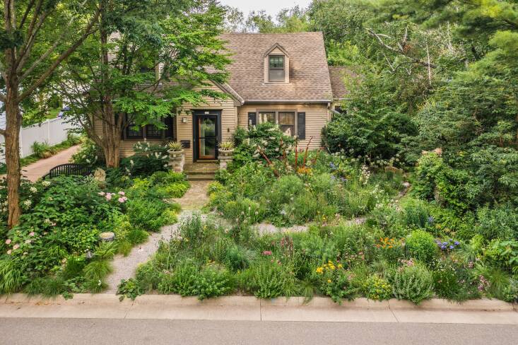 At Epping’s own home in Madison, Wisconsin, he chose shorter plants (everything is under \18 inches) with blooms that transitioned seamlessly from spring through fall. “I needed the garden to be beautiful in more recognizable ways to get neighbors to accept what is ultimately a wilder-looking, naturalistic style,” he writes. “Post-lawn, the gravel garden is\230;less labor-intensive, more ecologically beneficial, and still beautiful for me and my neighbors.” Photograph by Bob Stefko.