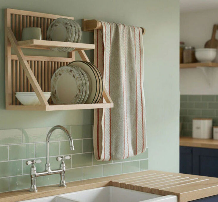 So many beautiful wood plate racks in Julie\2\17;s roundup, like this Pulley Maid Wall Mounted Plate Rack. For more, see \10 Easy Pieces: Wall-Mounted Wooden Plate Racks.