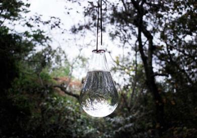 https://www.gardenista.com/ezoimgfmt/media.gardenista.com/wp-content/uploads/2015/04/files/fields/Anti-fly-glass-shere-with-leather-rope-remodelista.jpg?ezimgfmt=rs:392x274/rscb9/ngcb8/notWebP