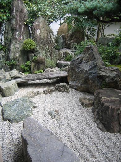 10 Garden Ideas to Steal from Japanese Zen Masters - Gardenista