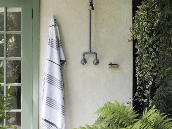 Hardscaping 101: Outdoor Showers