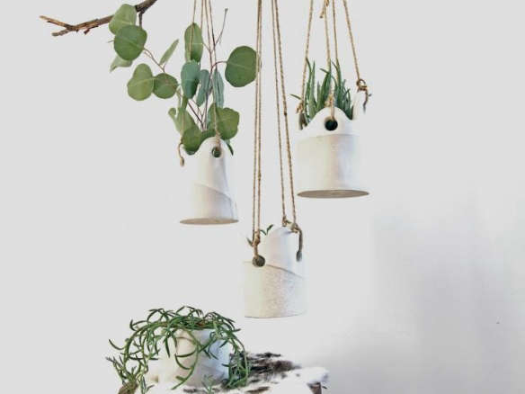 Small Snowy Hanging Pot