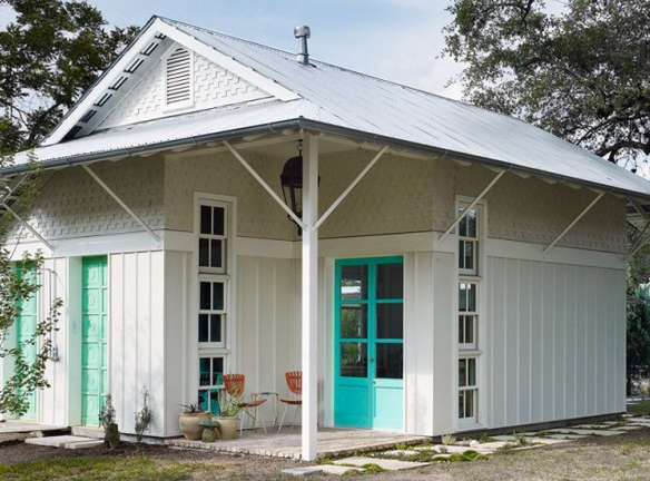 Outbuilding of the Week: Travis Heights Arts Studio by Clayton and Little