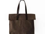 Cuyana Canvas and Leather Weekender Bag: Gardenista