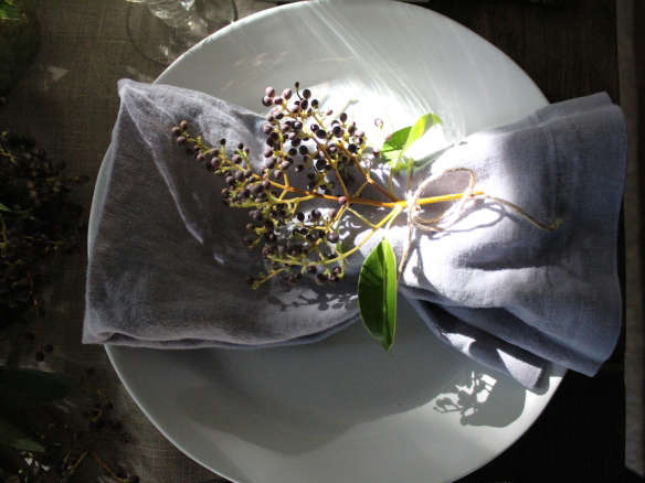 DIY: Foraged Thanksgiving Tabletop with Berries and Branches