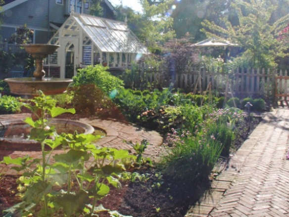 Before and After: Expat Gillian Carson’s English Garden in Portland, Oregon