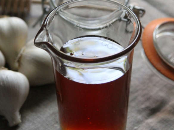 Natural Remedy: Garlic Honey for Fending Off Germs