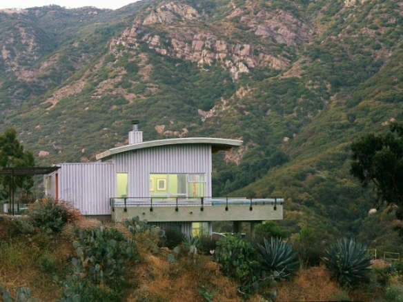 Architect Visit: At Home with Bruce Bolander in a Malibu Canyon