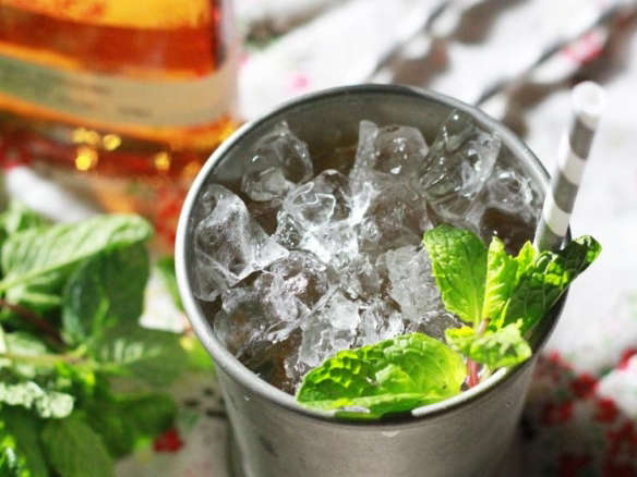 DIY: A Mint Julep for Derby Day