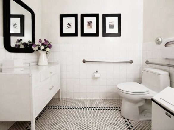 Steal This Look: A Dash of Purple for a Black and White Powder Room