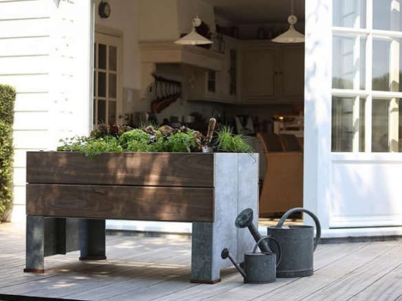 The Gardenista 100: Best Elevated Planter Boxes