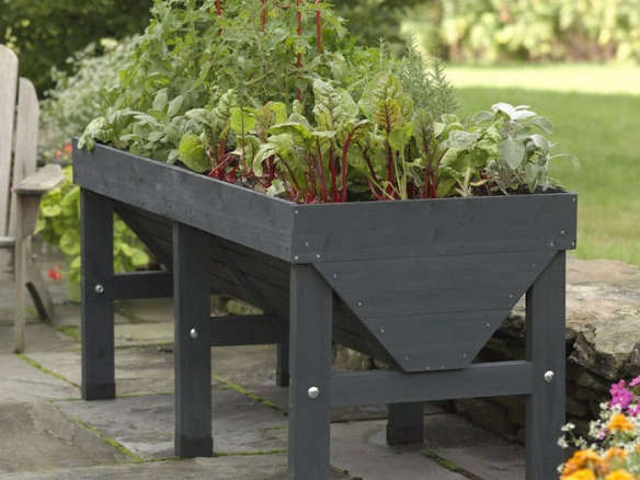 5 Favorites: Wooden Elevated Planters
