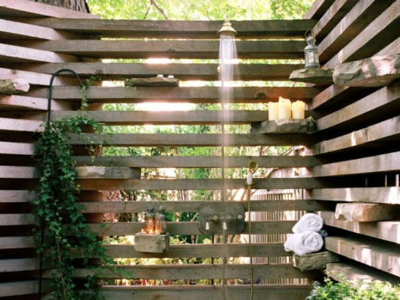 Steal This Look: An Airy Outdoor Shower
