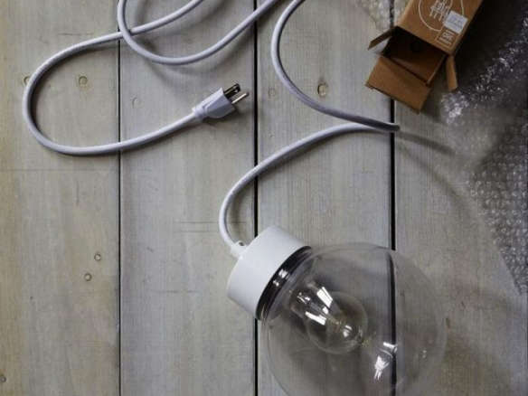 Mood Lighting: An Outdoor Cord That Fits a Favorite Bulb