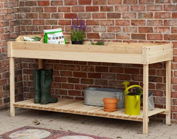 10 Easy Pieces: Potting Benches: Gardenista