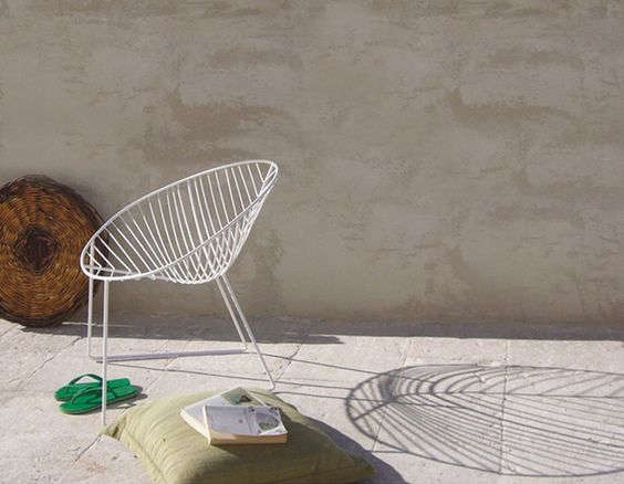 10 Easy Pieces: Hoop Chairs for Patio and Poolside