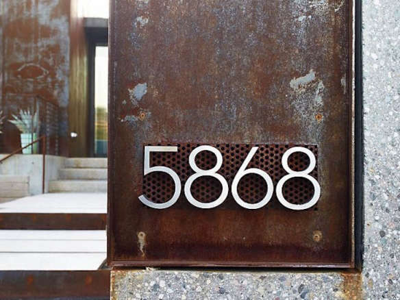 10 Easy Pieces: Modernist Metal House Numbers
