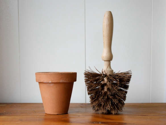 Traditional Flower Pot Brush