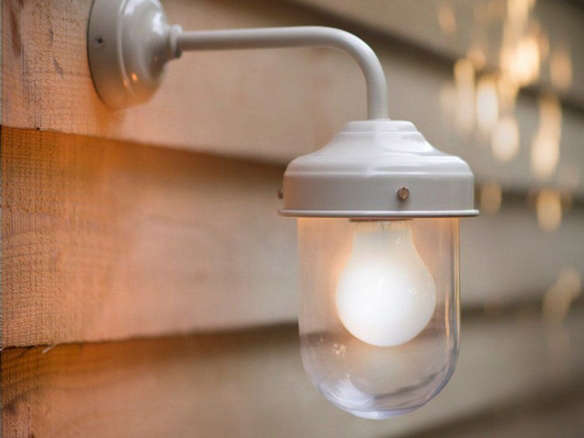 10 Easy Pieces: Barnhouse-Style Outdoor Lighting