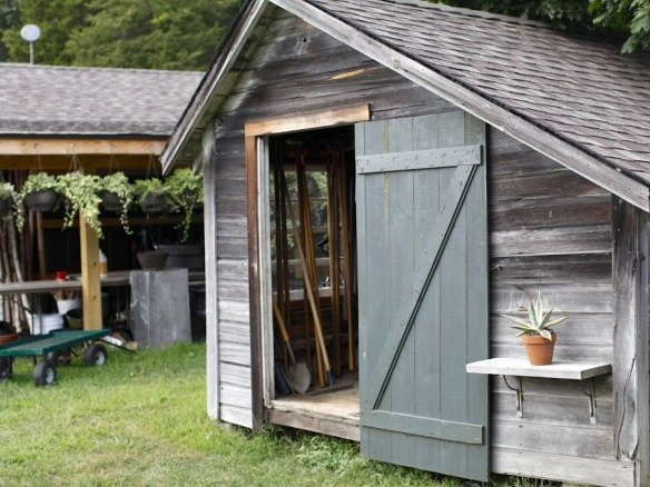10 Ideas to Organize the Perfect Potting Shed