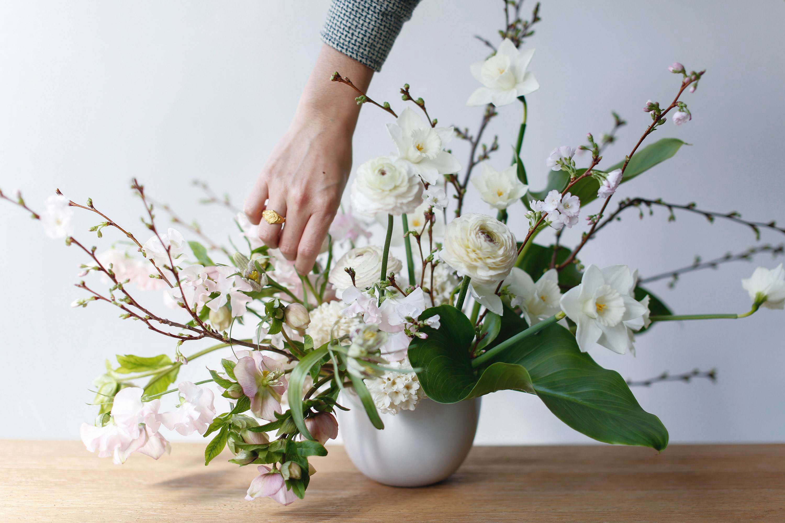 Flower Arrangements 101 A Crash Course For Easy And Elegant Florals Gardenista
