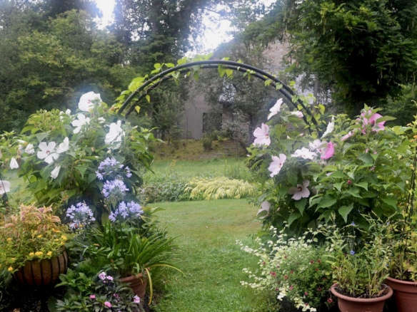 Moon Gate 7 ft. Steel Arch Arbor