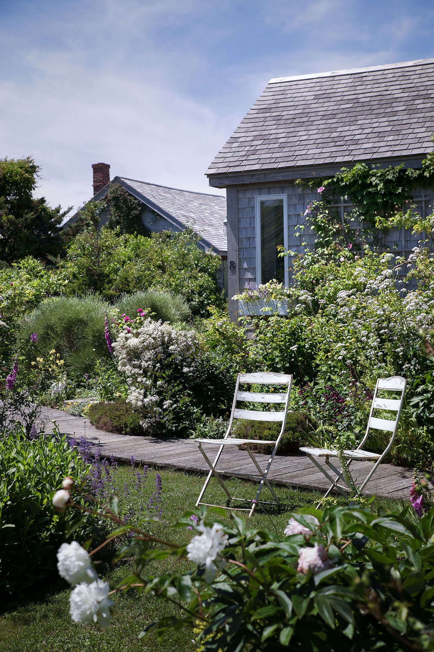 Landscaping Ideas: A Classic Cottage Garden on Cape Cod - Gardenista
