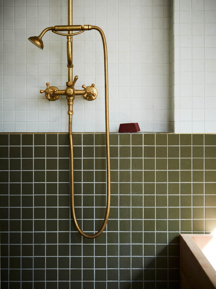 A humdrum bathroom transforms into a chic Japanese-inspired spa thanks to smart, simple interventions. Photography by Lisa Cohen, courtesy of Kim Kneipp (@kim.kneipp), from Bathroom of the Week: A Spa-Style Refresh for a Modest Bath in Melbourne, Before and After.