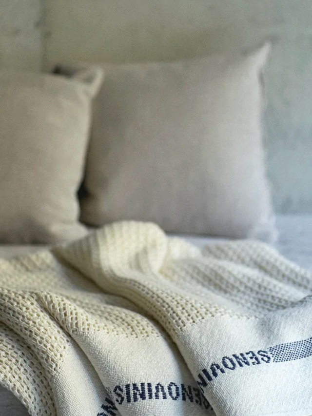 Lightweight Cotton Blankets.