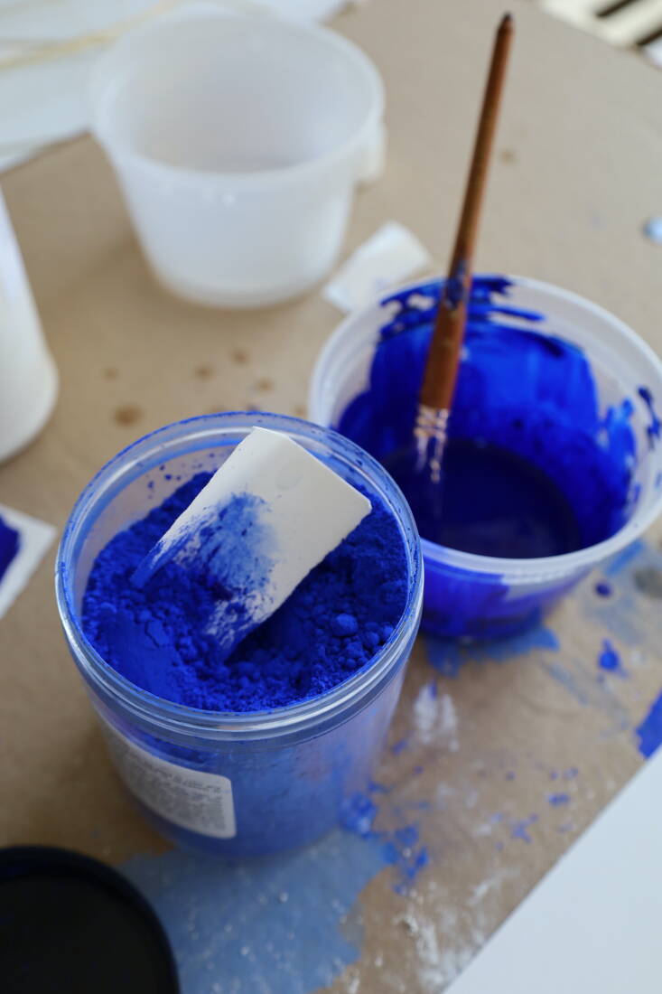 Murphy wanted to use a pigment “that is highly saturated and also hyper matte.” The dry pigment needs a binder to make the paint. “If you don&#8\2\17;t use enough binder, the paint can be unstable and flake off,” he says. “But if you use too much, you lose the matte effect and deep saturation.”
