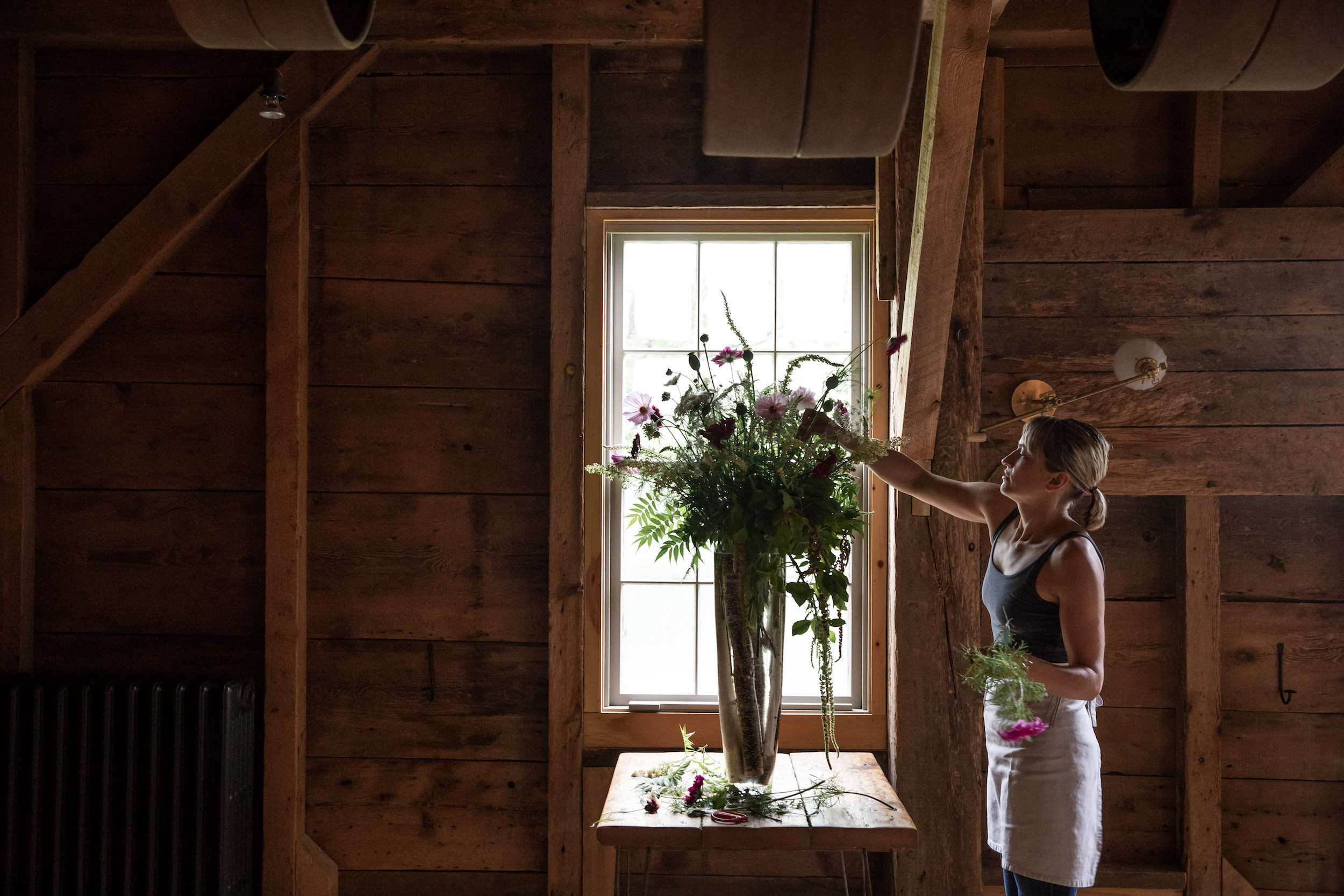 Secrets from the Lost Kitchen: How to Arrange Flowers like a Self-Taught Maine Chef - Gardenista