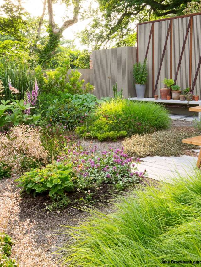 9 Ideas to Steal from Britain's Up-and-Coming Garden Designers ...