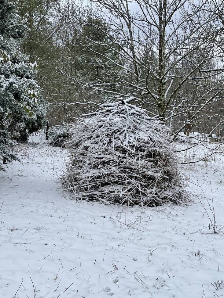 In winter, Chanticleer’s graphic habitat stacks become snow-covered sculpture. Photograph by Chris Fehelhaber.