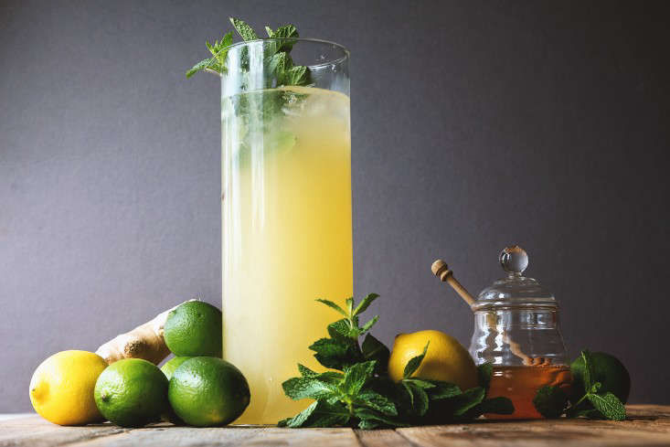 10 Easy Pieces: Glass Lemonade Pitchers - Gardenista