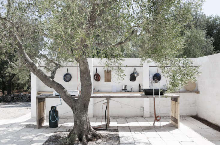 Steal This Look: Romantic Outdoor Kitchen in Puglia - Gardenista