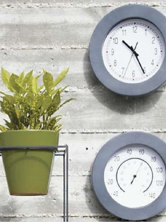 outdoor clock and temperature set