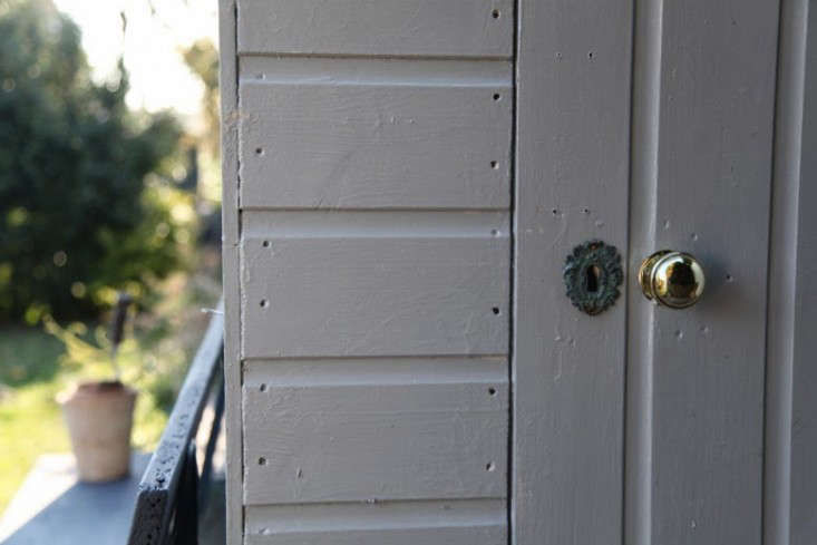 OutbuildingoftheWeek:ArtemisRussell'sTinyGardenShed-Gardenista