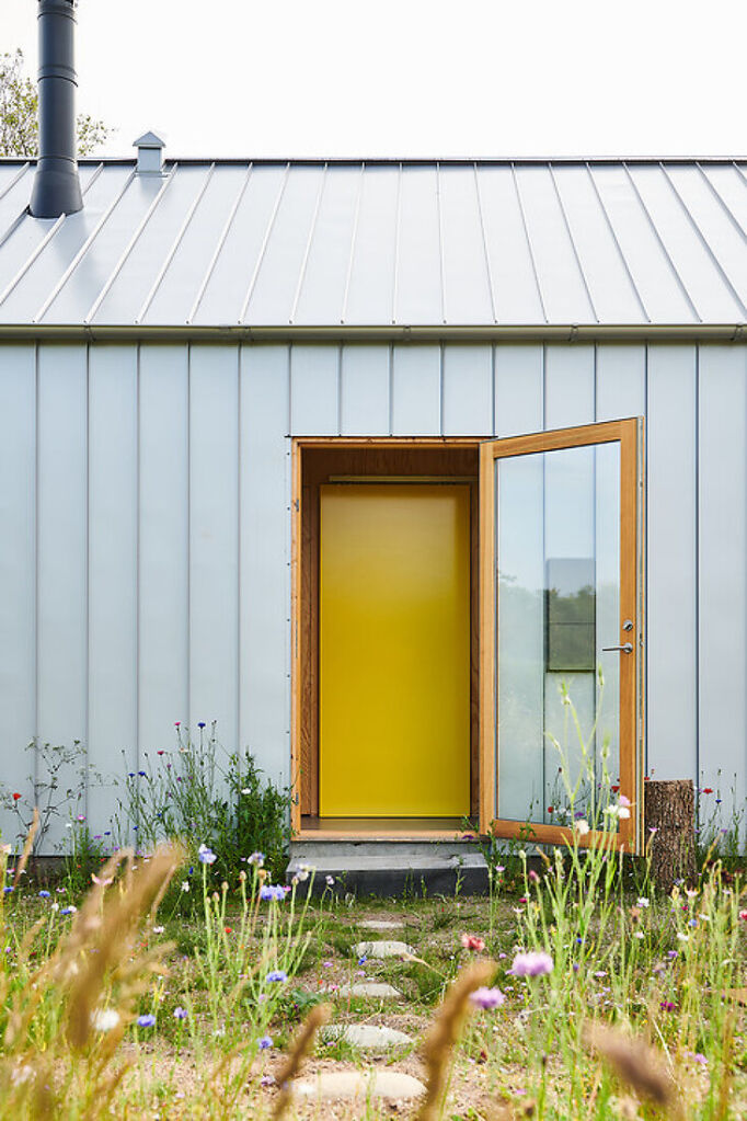 Meanwhile, on Remodelista Bringing Color Outdoors Gardenista