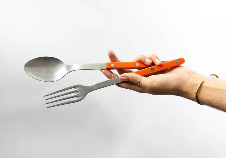 No need for disposable utensils. Collect inexpensive tag-sale forks and spoons to use for picnics, then splurge on this sprightly serving set. Shop now.