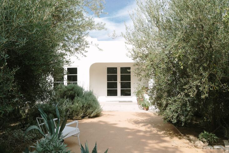 Photograph by Jessie Thurston and Ted Lovett, from ‘Clarity, Simplicity, and Thoughtful Restraint’: A Timeless Bungalow in Frogtown, Los Angeles.