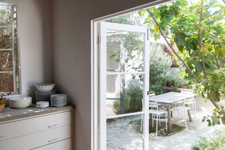 A kitchen courtyard for a cottage in Frogtown. Photograph by Jessie Thurston and Ted Lovett, from ‘Clarity, Simplicity, and Thoughtful Restraint’: A Timeless Bungalow in Frogtown, Los Angeles.