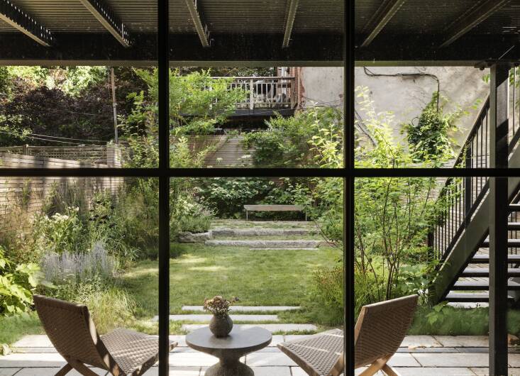 Farris describes designing the garden as a process of “sculpting the edges” to draw the eye outwards. “There\2\17;s this negative space, and then you\2\17;re just kind of feeling how you want to structure the space in terms of hierarchy and softness,” she says.