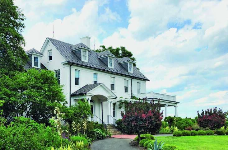 Above: AHS is headquartered at the twenty-seven-acre River Farm, which is located on part of George Washington’s original farmlands in Alexandria. Photograph courtesy of American Horticultural Society.