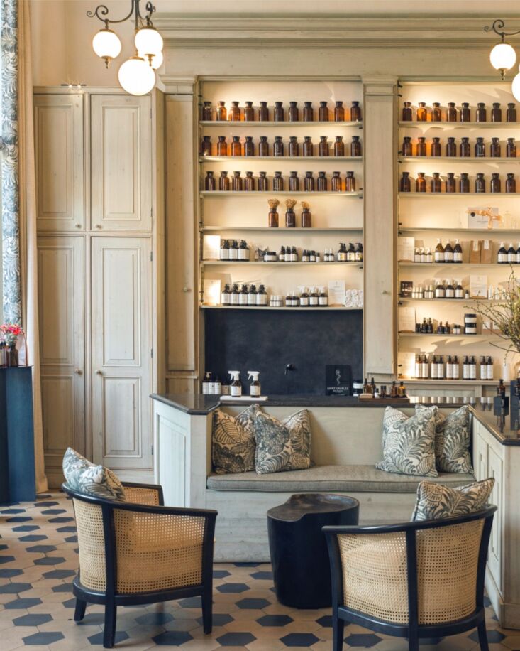 \2\20;If I had an inflated travel budget, I would fly here and get pampered plus peruse the historic apothecary.\2\2\1; \2\1\1; Kier Holmes; photograph from the Botanic Sanctuary Antwerp