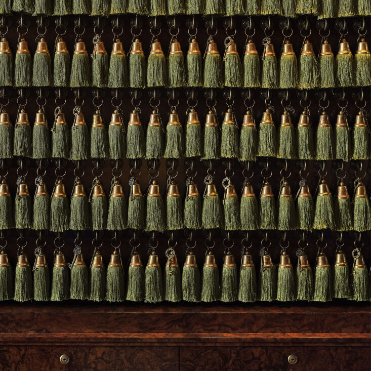 \2\20;I\2\17;m currently staying at the storied Hotel Del Coronado in San Diego for a quick spring break trip and spotted this display of old-fashioned room keys with tassels at the check-in desk. Begged for one of those charming keys but received a key card instead—alas.\2\2\1; \2\1\1; Fan Winston; photograph from WATG, the design firm behind the latest renovation of the hotel.