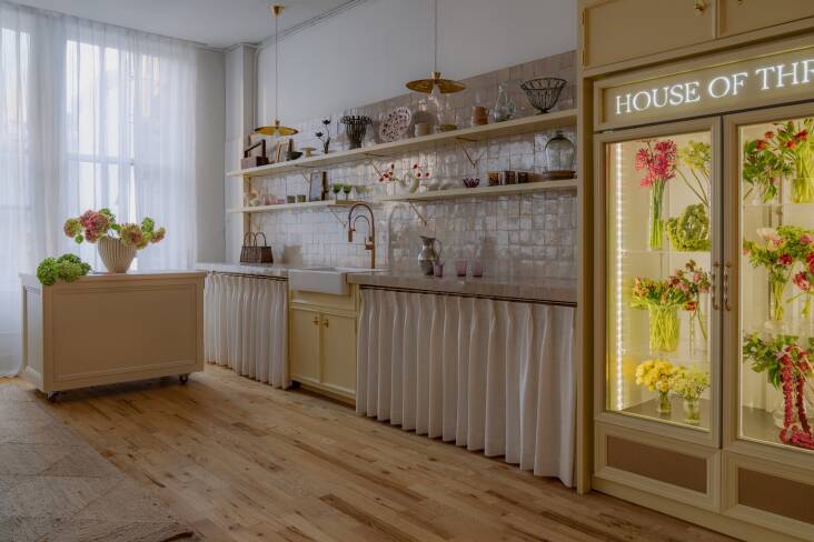 Kelsie sourced the under-counter Liz Linen Drape-Pleated cafe curtains and floor-to-ceiling flax-linen sheers from Two Pages, an online company that was able to deliver custom dimensions quickly.