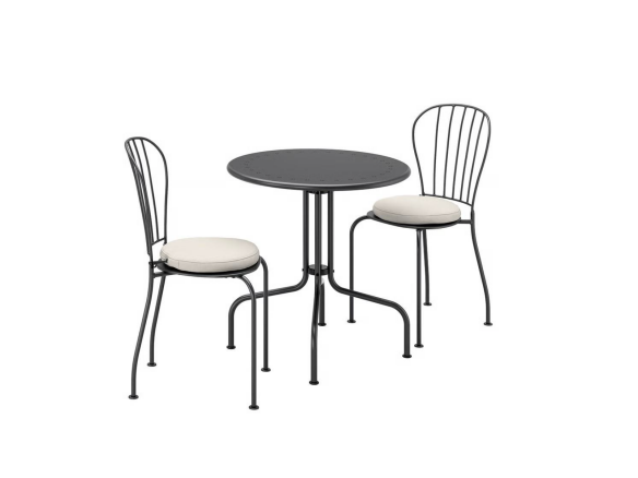 Läckö Table and Chairs
